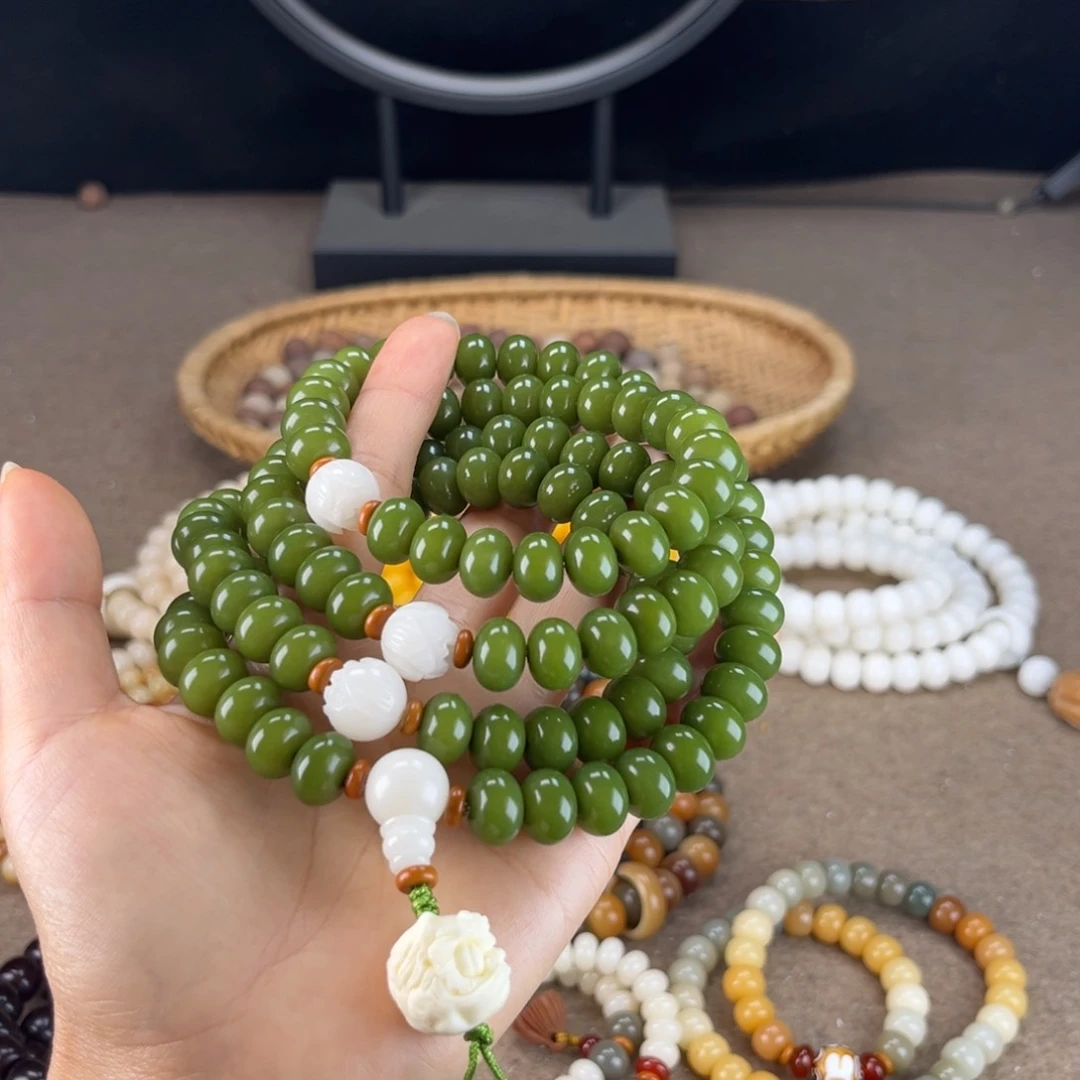 白玉菩提吊坠菩提