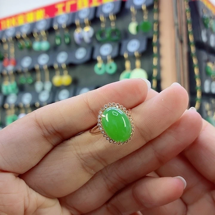和田玉18K金镶嵌耳饰