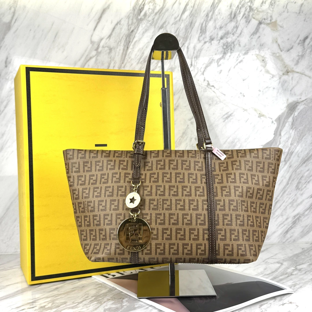 胖虎安安/芬迪/95新/公价0/箱包/两用包/31B2506210175