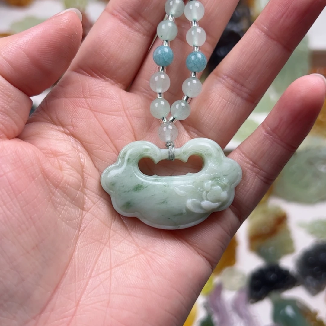 蛇纹石玉未镶嵌颈饰