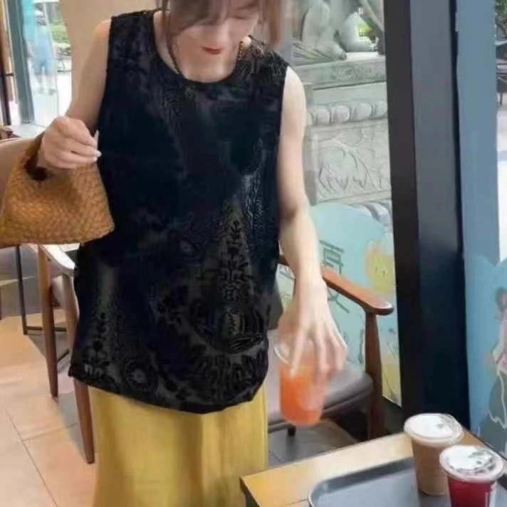 QL—8835黑色蕾丝钩花刺绣圆领无袖T恤背心