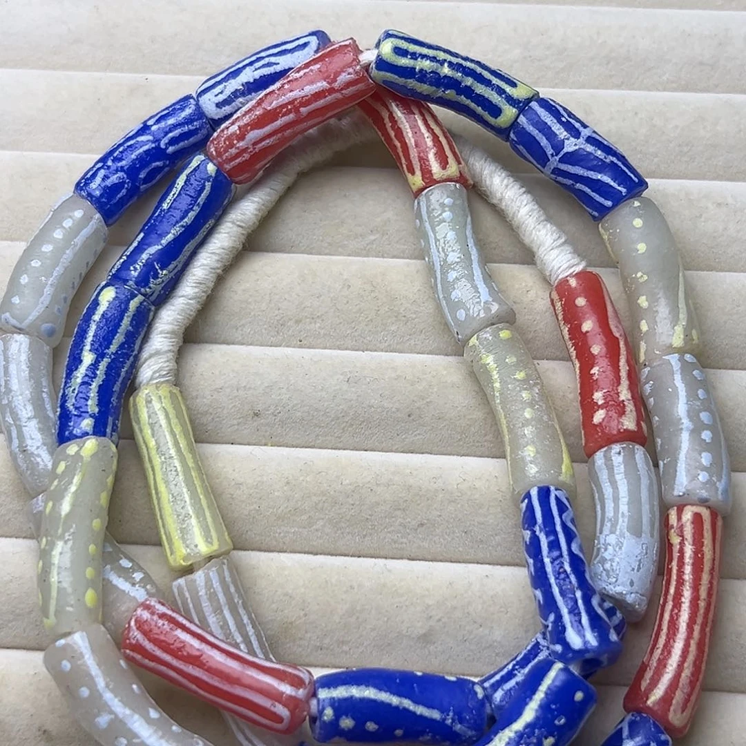 颈饰玻璃非洲管一条