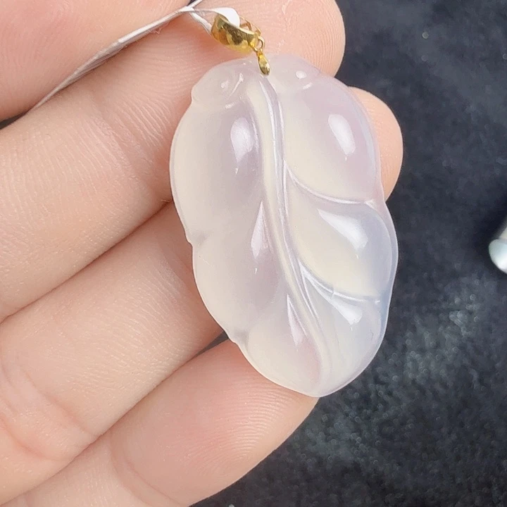 和田玉18K金镶嵌颈饰