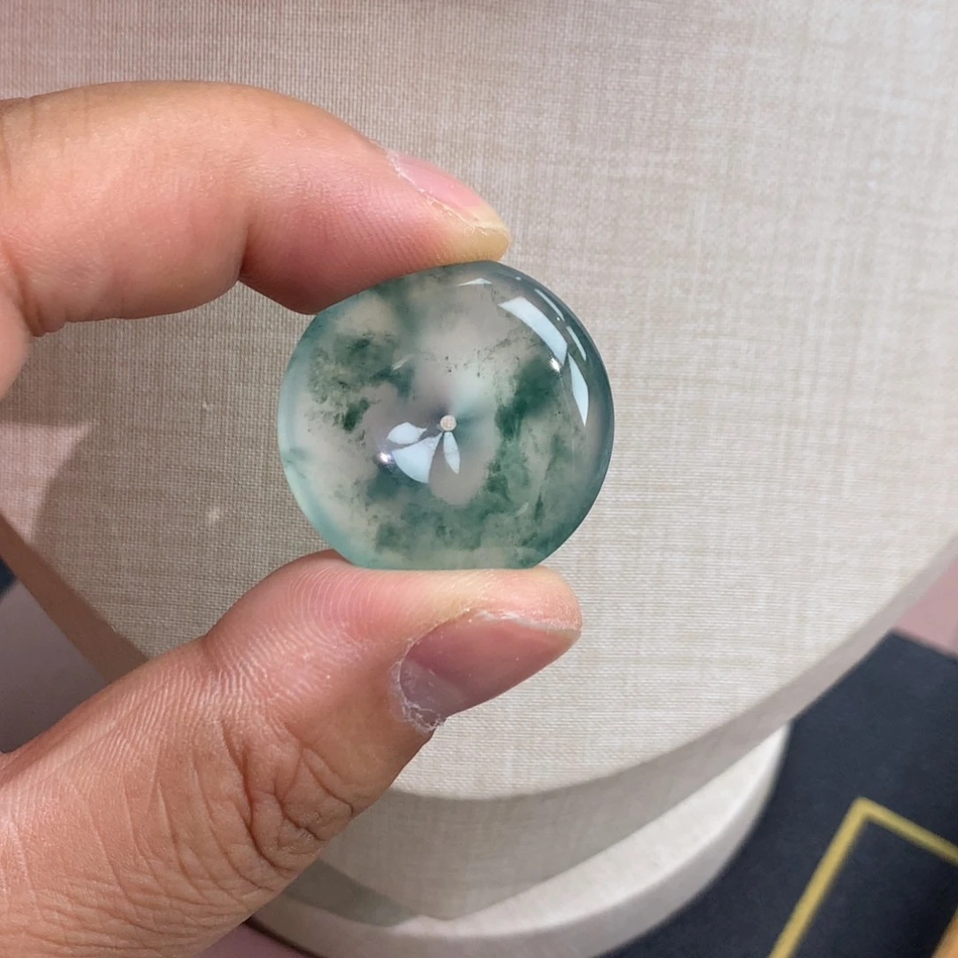 颈饰未镶嵌翡翠平安扣