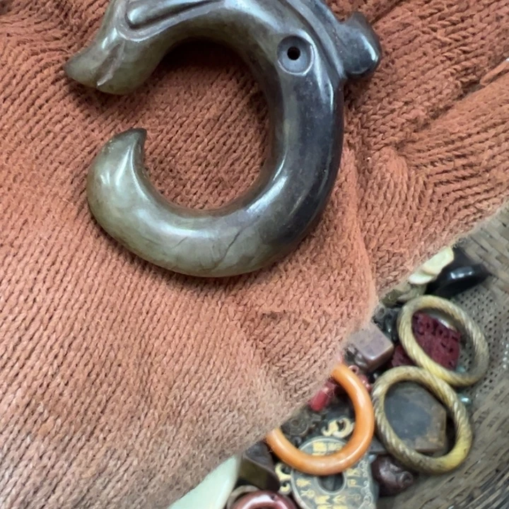 和田玉（青白玉）未镶嵌把件