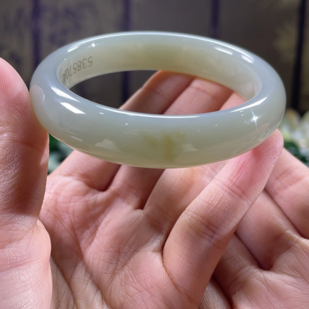 和田玉未镶嵌手镯53圈