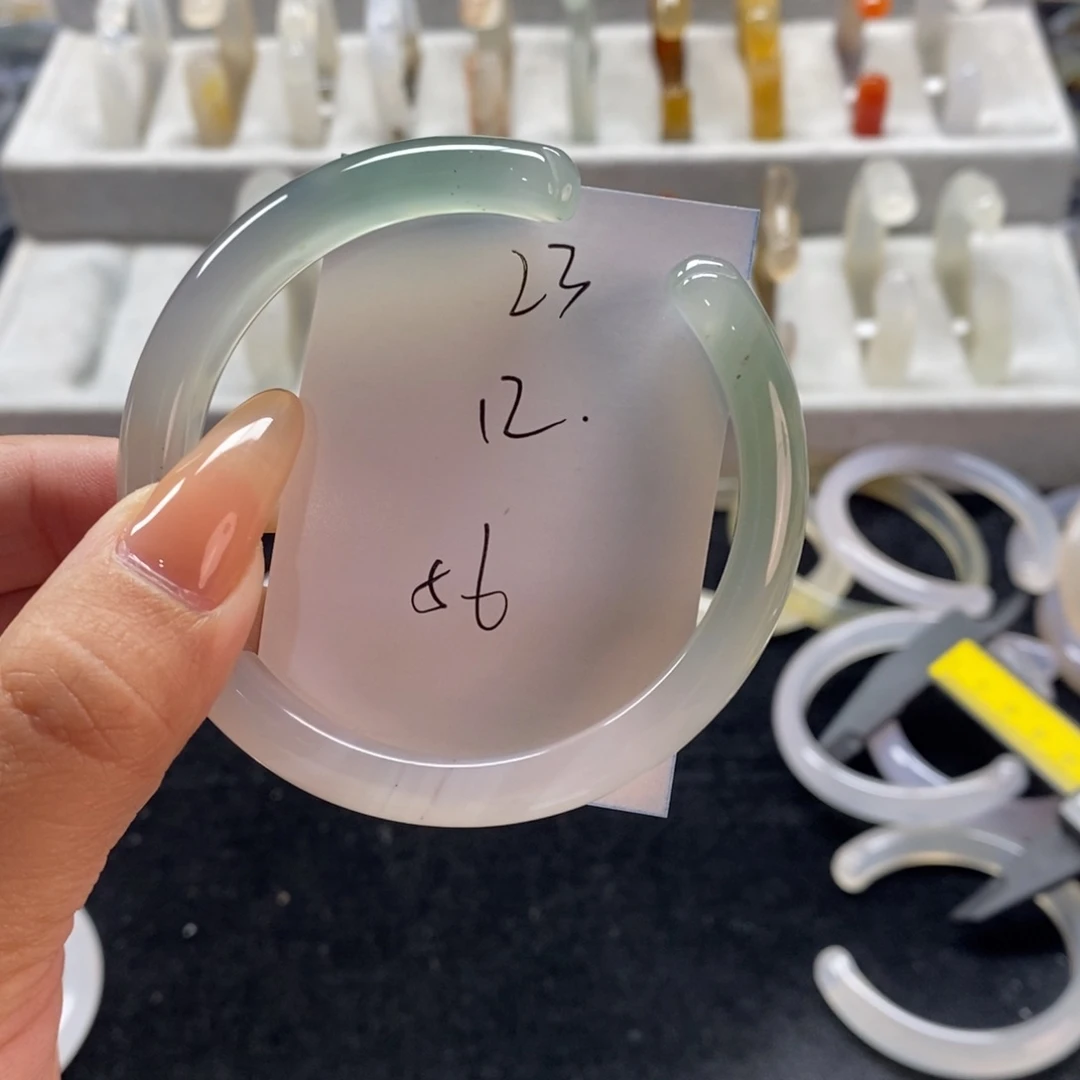 手镯玛瑙/玉髓未镶嵌23