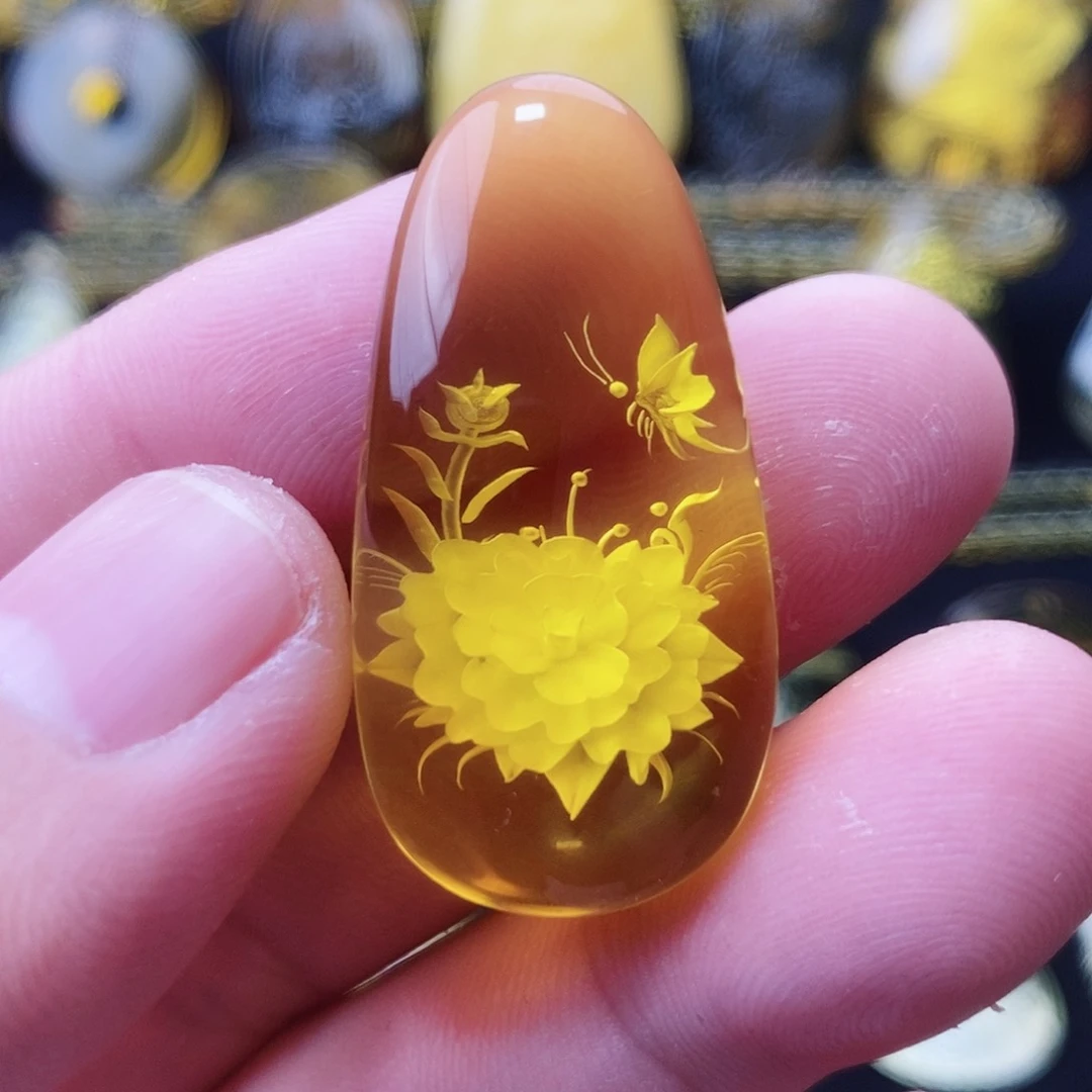 【闪购商品】金珀颈饰未镶嵌琥珀阴雕