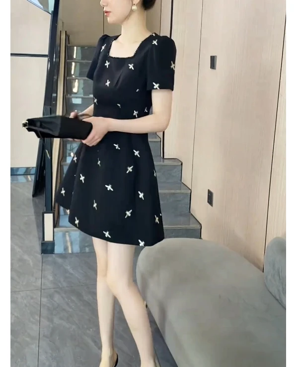 小黑裙名媛短袖方领夏季复古收腰短款连衣裙XLB701001