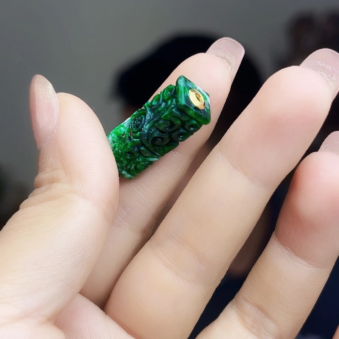 翡翠18K金镶嵌颈饰多样性