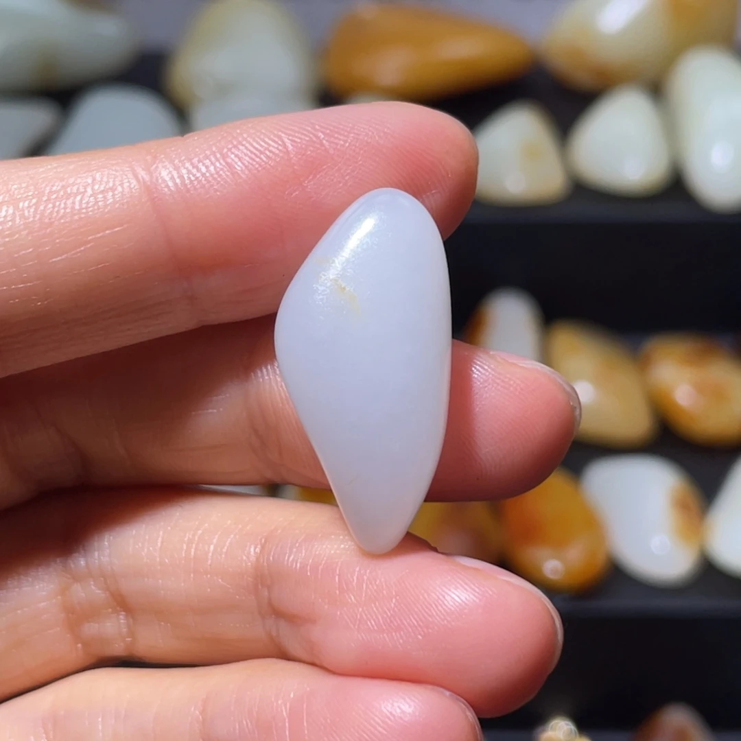 和田玉未镶嵌颈饰6.9g