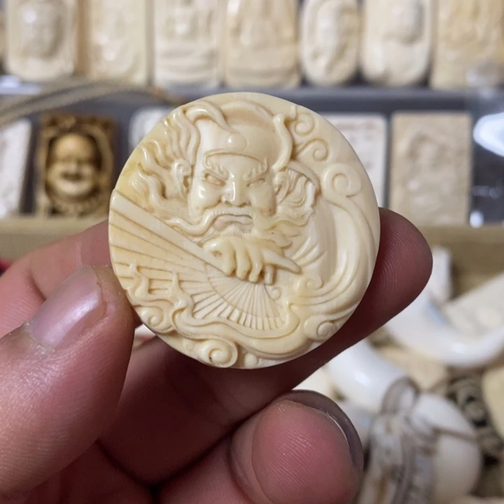 黄*玛天然猛犸牙雕刻品