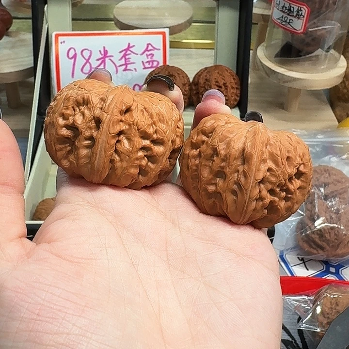 纵***海桃核吊坠元宝44尺