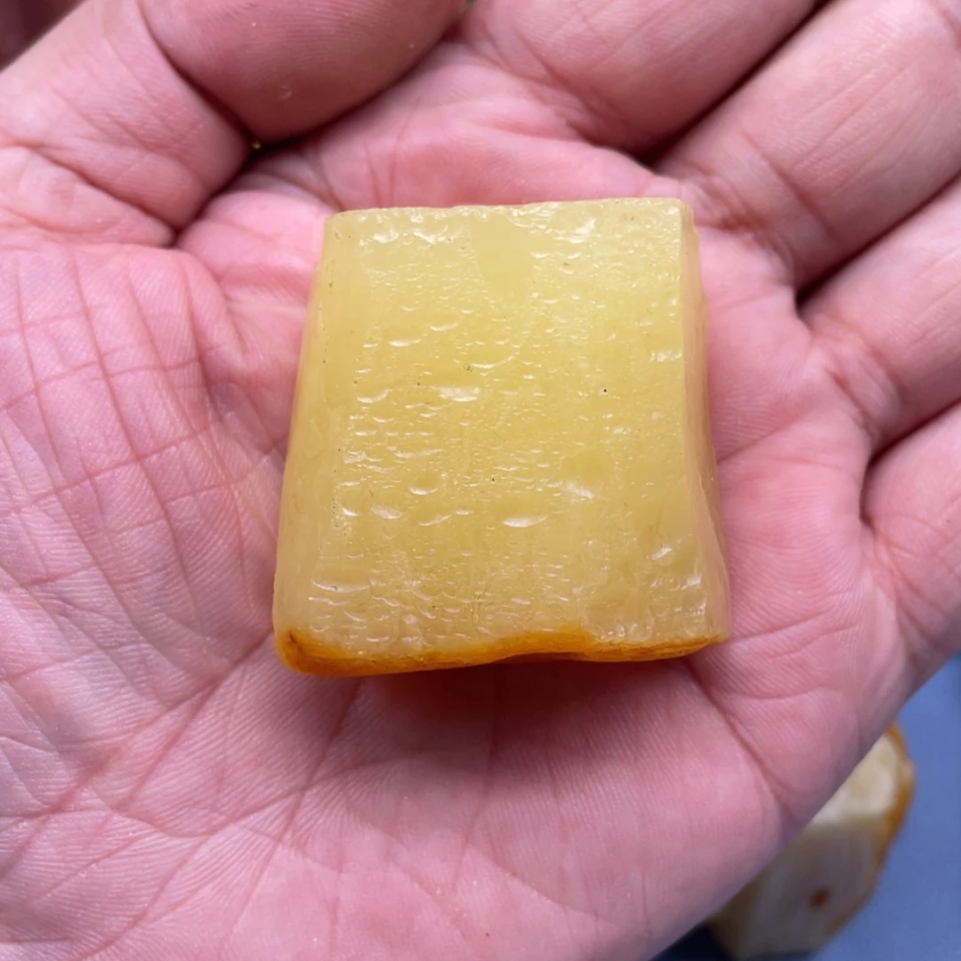 修***。定制琥珀未镶嵌蜜蜡