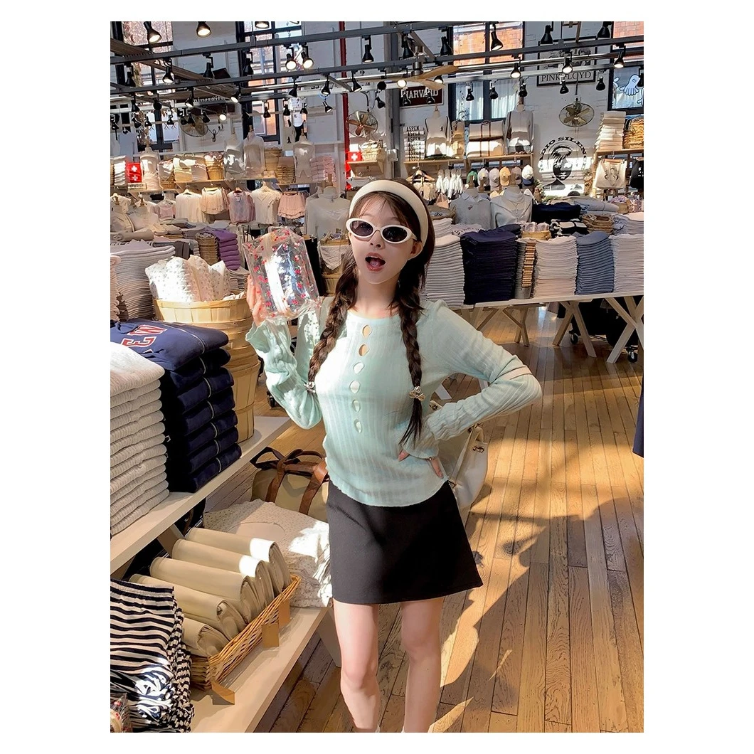 多巴胺穿搭女衣服早秋季圆领镂空长袖显瘦百搭上衣黑色半身裙短裙