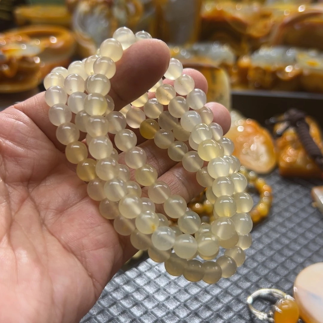石英质玉未镶嵌颈饰