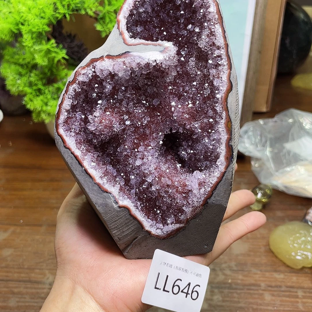 未镶嵌水晶大型摆件（非配饰）