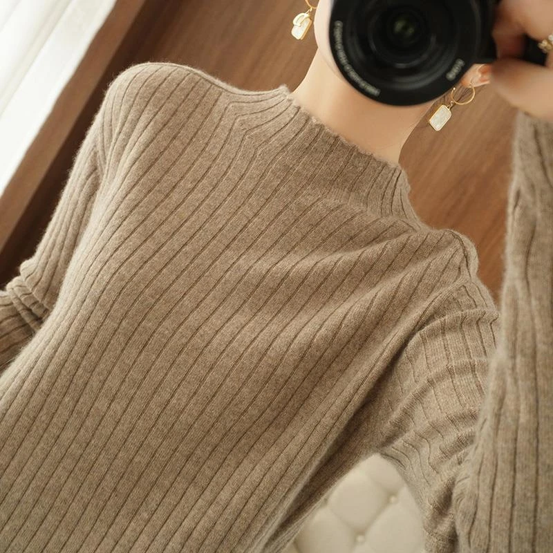 秋冬半高领宽松毛衣女2025新款内搭套头针织衫韩版百搭坑条打底衫