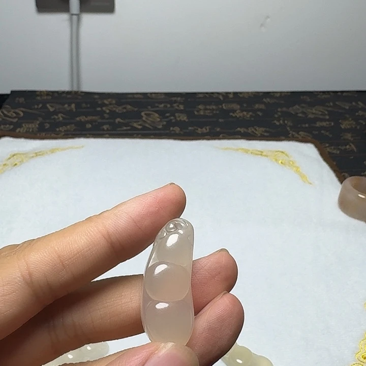 玛瑙/玉髓颈饰合金
