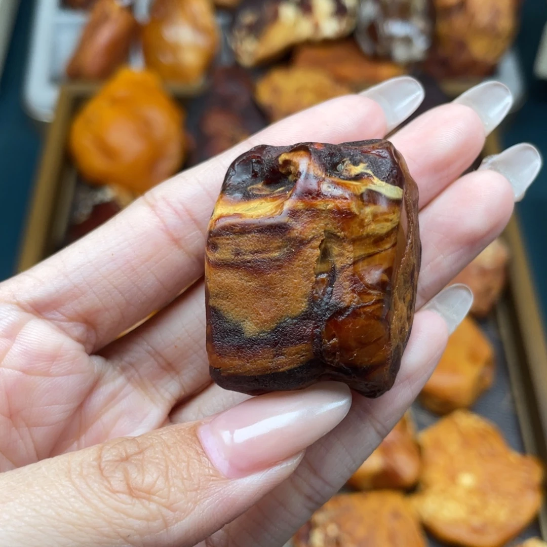 琥珀未镶嵌珠宝奇石