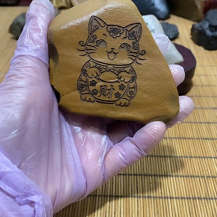 用***2原石雕刻工艺品手把摆件