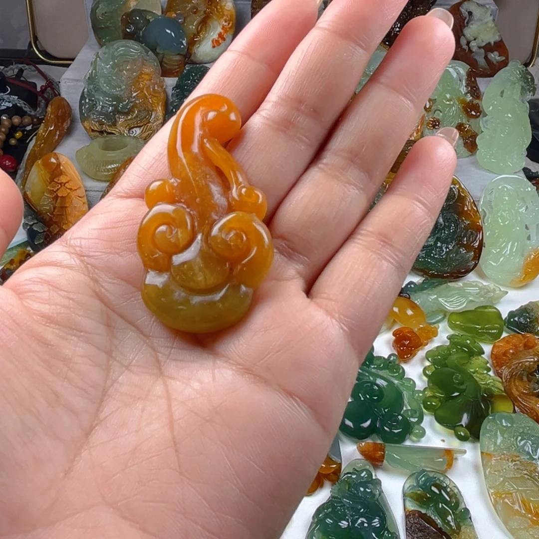 蛇纹石玉未镶嵌颈饰
