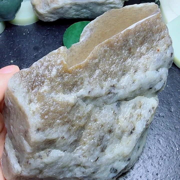 和田玉（糖玉）未镶嵌珠宝奇石