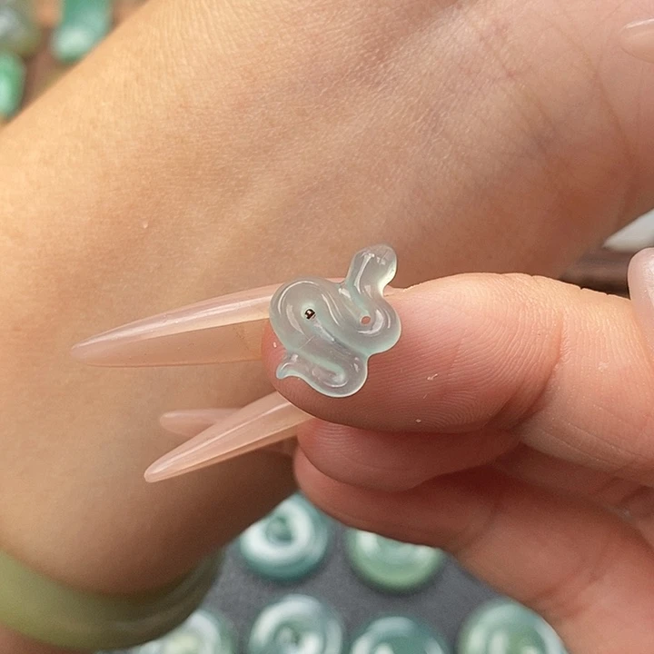 颈饰未镶嵌翡翠蛇