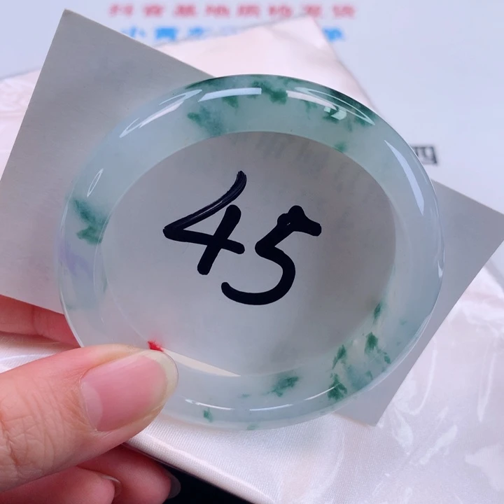 翡翠手镯未镶嵌正