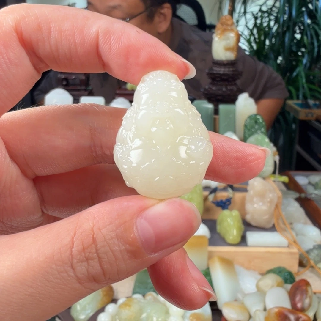 老***鬼颈饰未镶嵌和田玉
