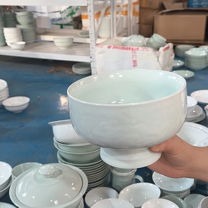 瓷片青瓷六寸高脚钵钵碗一个，微瑕包邮