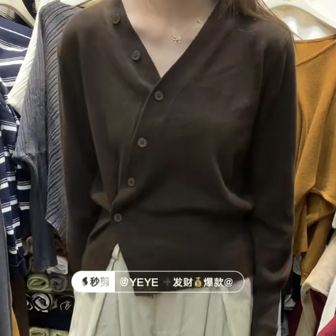 法式不规则排扣毛衣打底衫女秋冬高级感内搭别致独特小众针织上衣