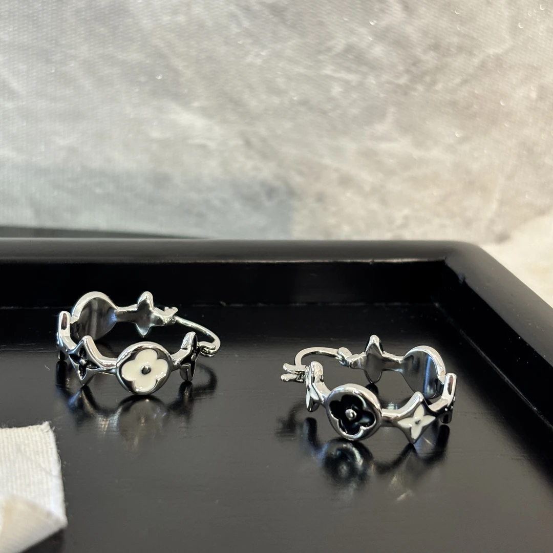 铜合金珐琅耳饰 白花黑花耳环EH3287