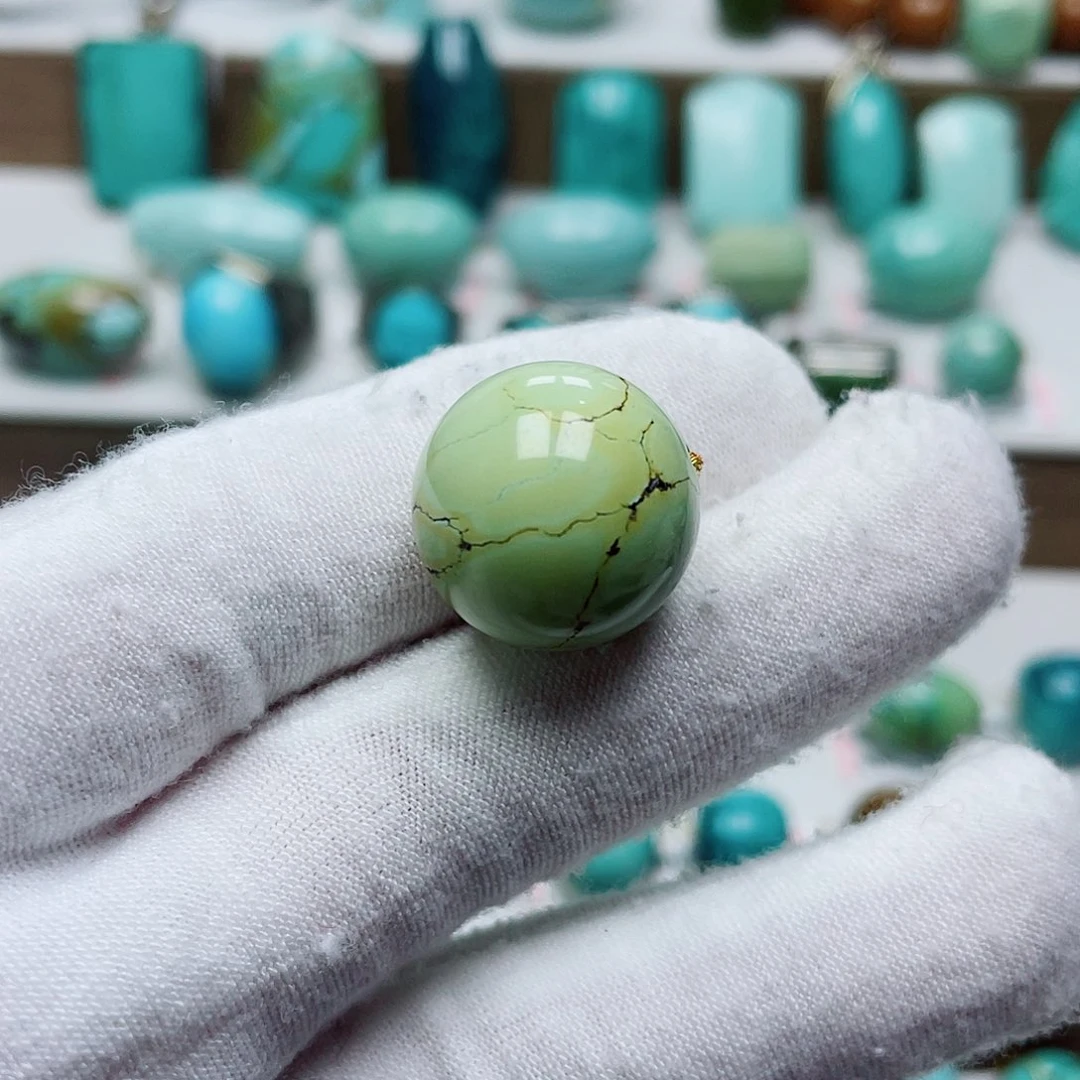 绿松石未镶嵌摆件