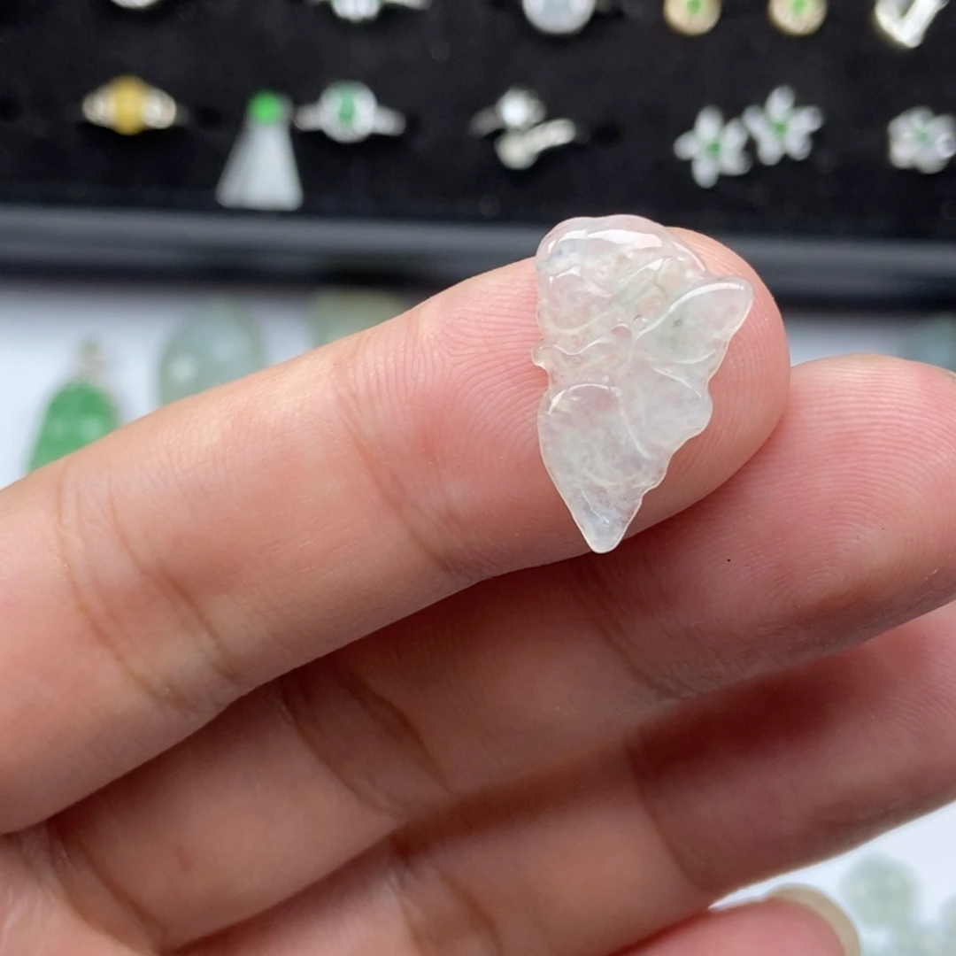 星***星翡翠未镶嵌颈饰00000003