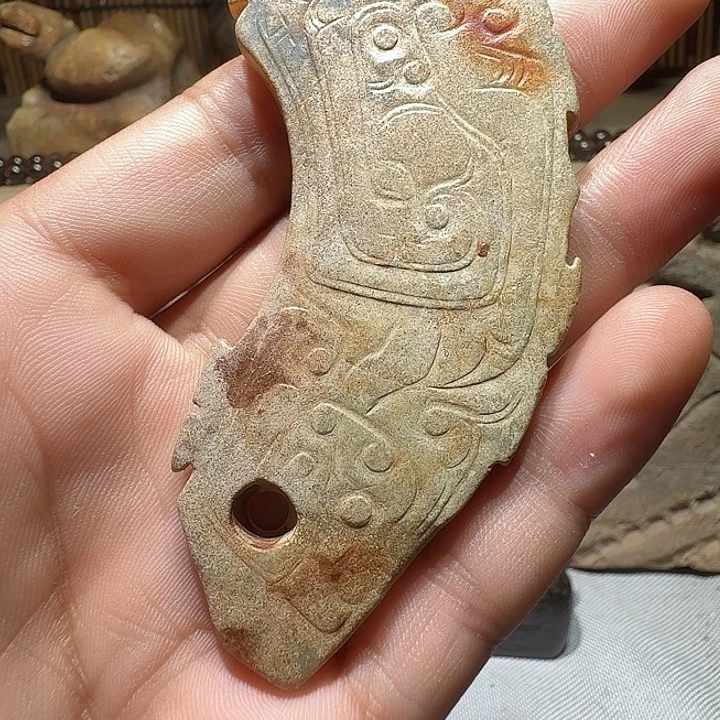 依***古和田玉（糖玉）未镶嵌颈饰