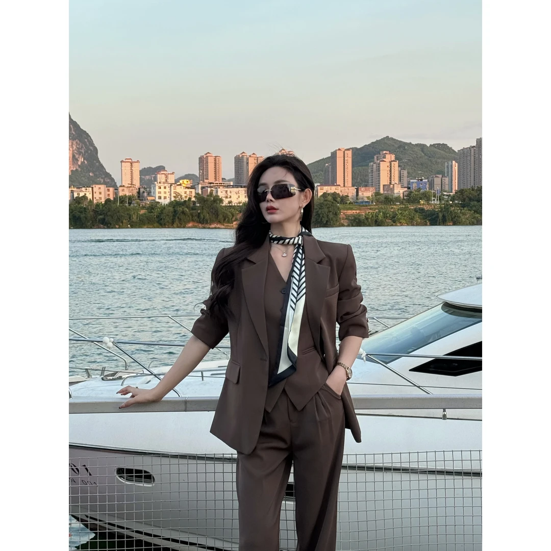 老钱风西装外套套装女早秋复古高级V领马甲/阔腿拖地裤三件套