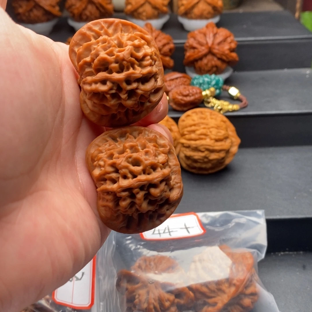 支***张文玩核桃吊坠核为贵