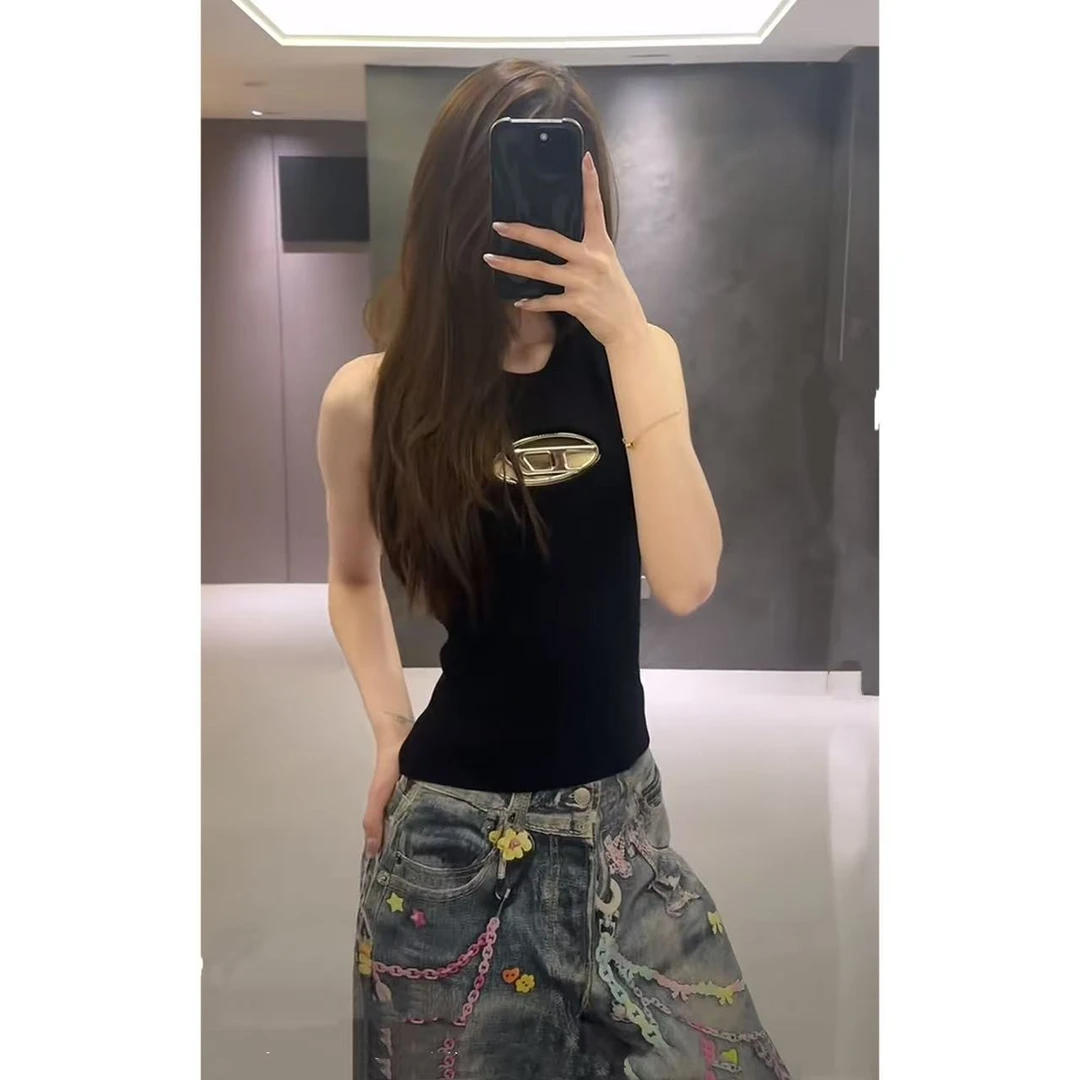 徐秋阳  小心机   春夏ins修身无袖辣妹针织背心8879