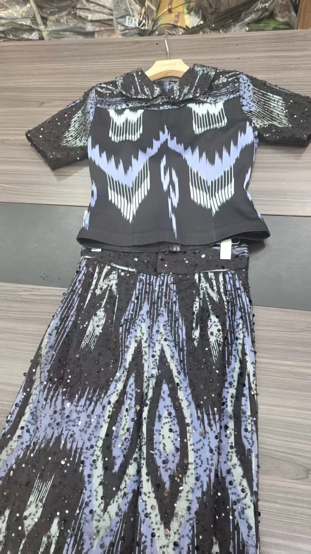 和田atlas裤子套装