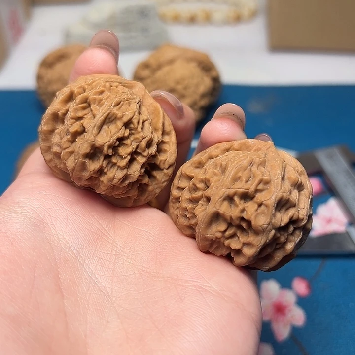 文玩核桃吊坠异形