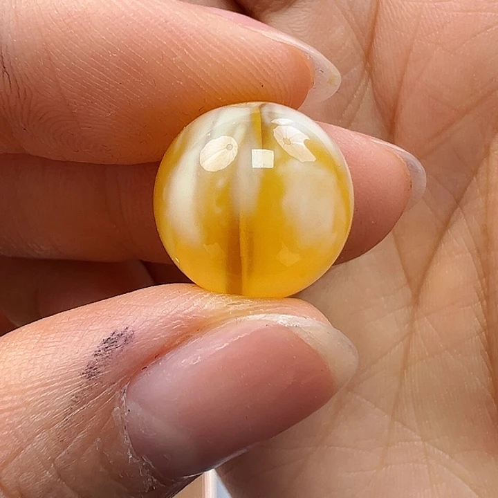 蜜蜡未镶嵌珠宝奇石