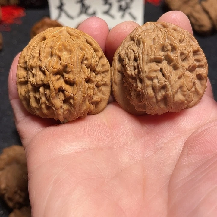 文玩核桃把件三角白