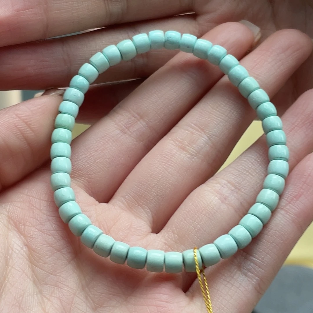 绿松石未镶嵌颈饰