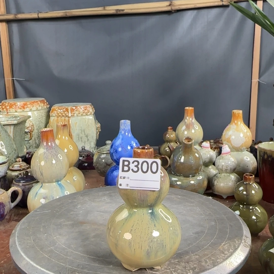 眨***秋花盆紫砂300。  瑕疵