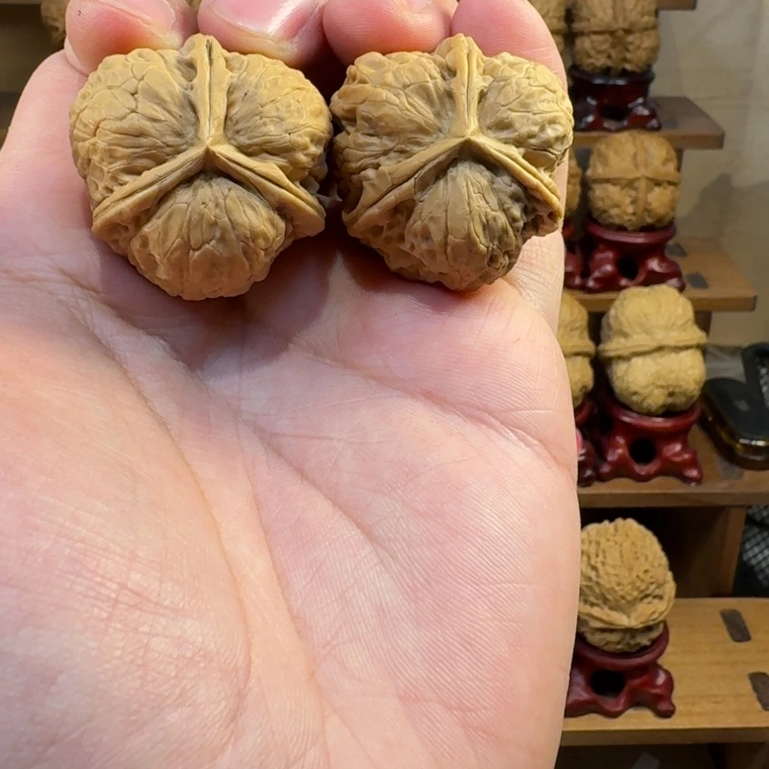 铁核桃把件七星三棱正奔