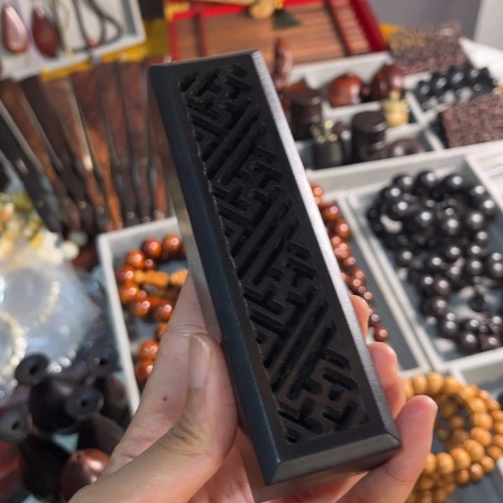 贡木紫光檀整木挖线香盒