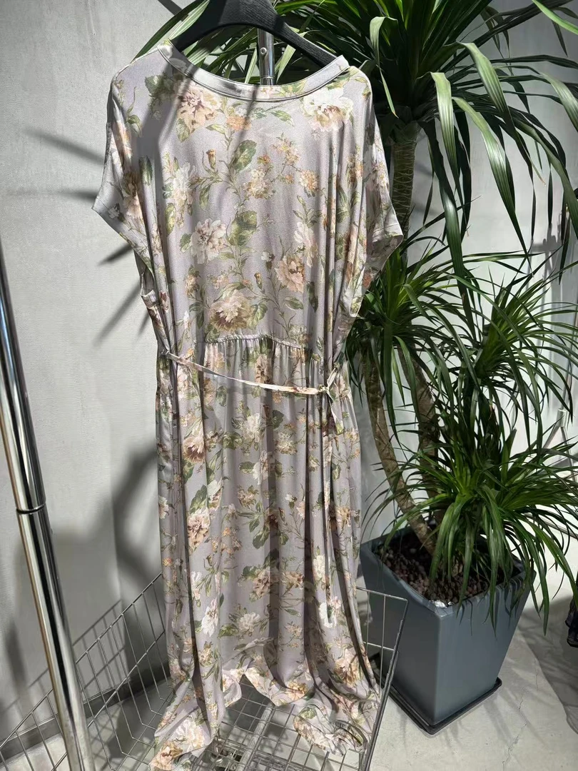 新款时尚百搭连衣裙 YT9887