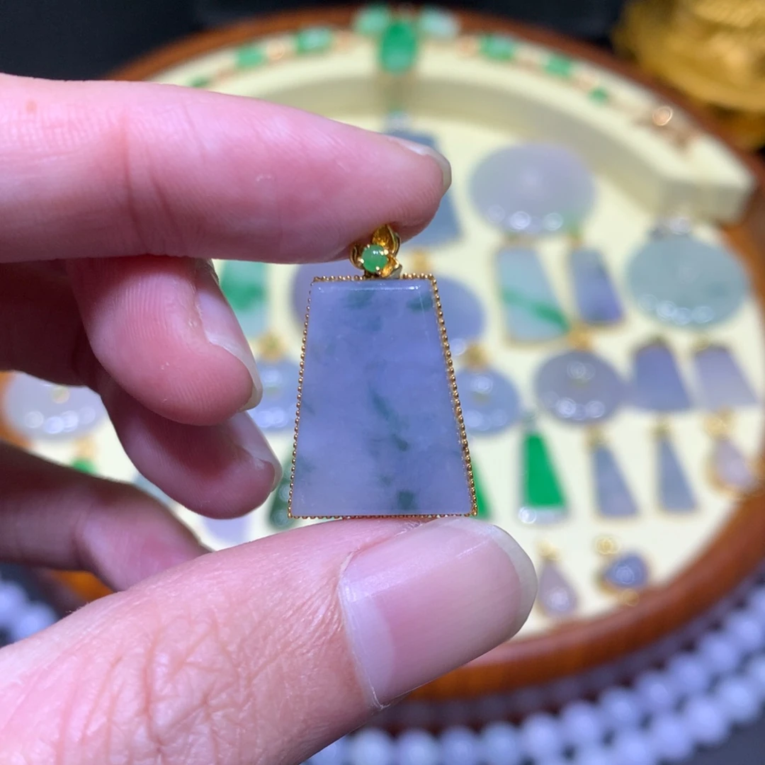 翡翠吊坠(不含链)18K金镶嵌