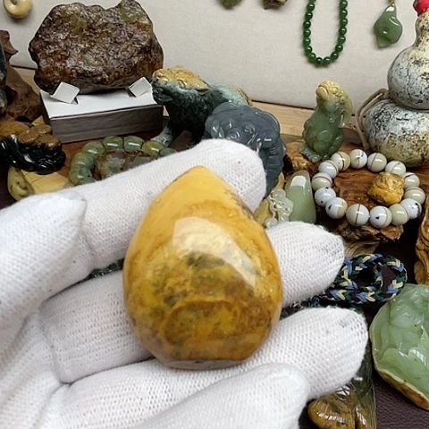 岫岩河磨玉（透闪石质玉）颈饰未镶嵌